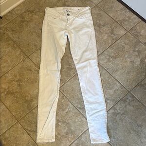 Women’s American Eagle skinny white jeans size 2 X-Long